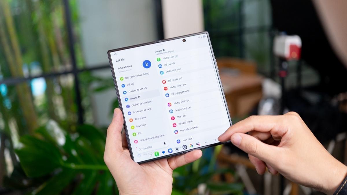 Cảm giác chạm thực tế trên màn hình gập