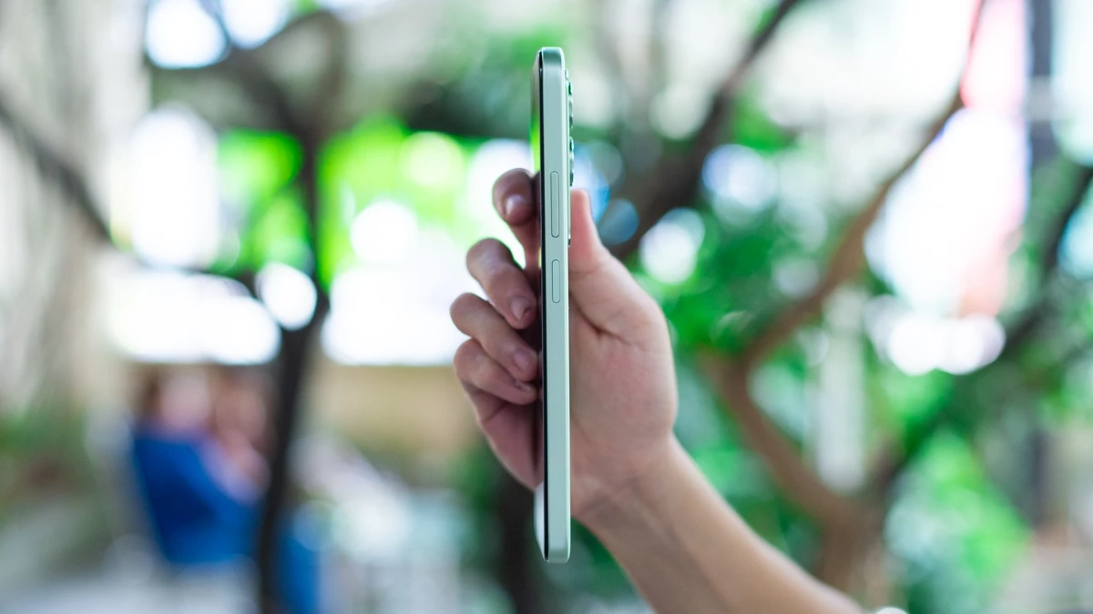 Xiaomi 15 5G mang lại cảm giác đầm tay