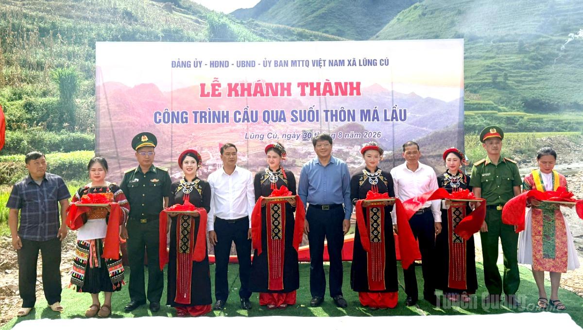 Khánh thành cầu suối Sửu kết nối tuyến đường liên thôn Ma Lé đi thôn Má Lầu A, Má Lầu B, xã Lũng Cú