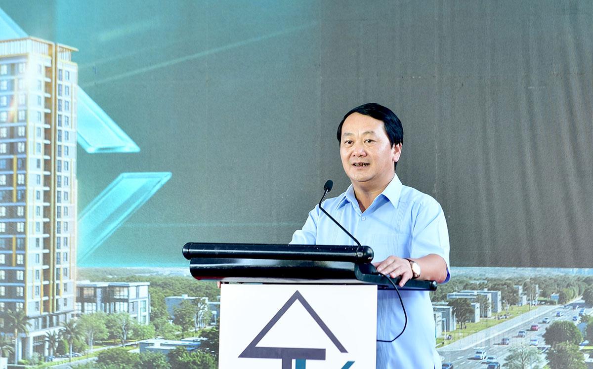 Đồng chí Bí thư Tỉnh uỷ Hầu A Lềnh phát biểu tại lễ khởi công.