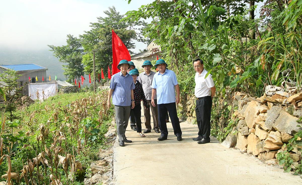 Tuyến đường giao thông dài 1,4 km đáp ứng nhu cầu đi lại và giao thương hàng hóa của người dân.