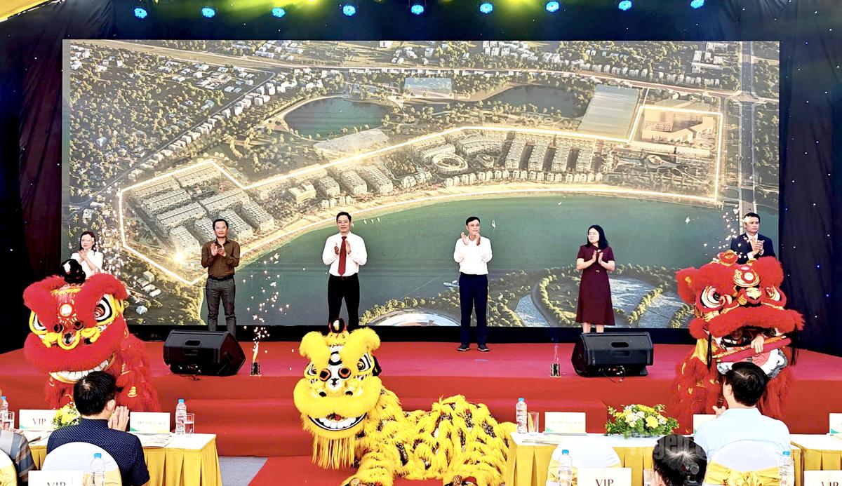 Nghi thức ra mắt dự án Khu đô thị Thời đại ven sông Times Riverside.