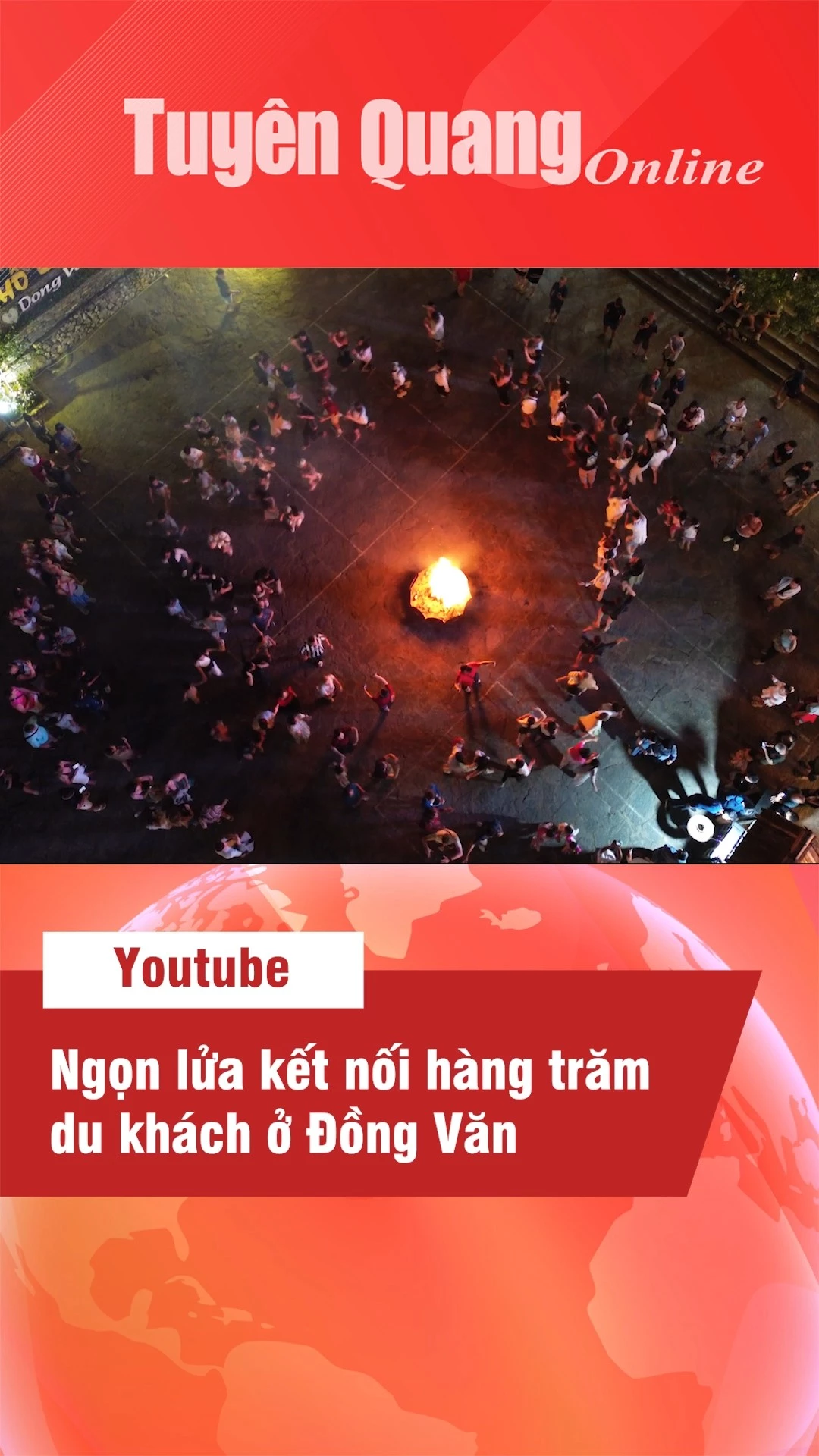 Ngọn lửa kết nối h&agrave;ng trăm du kh&aacute;ch ở Đồng Văn