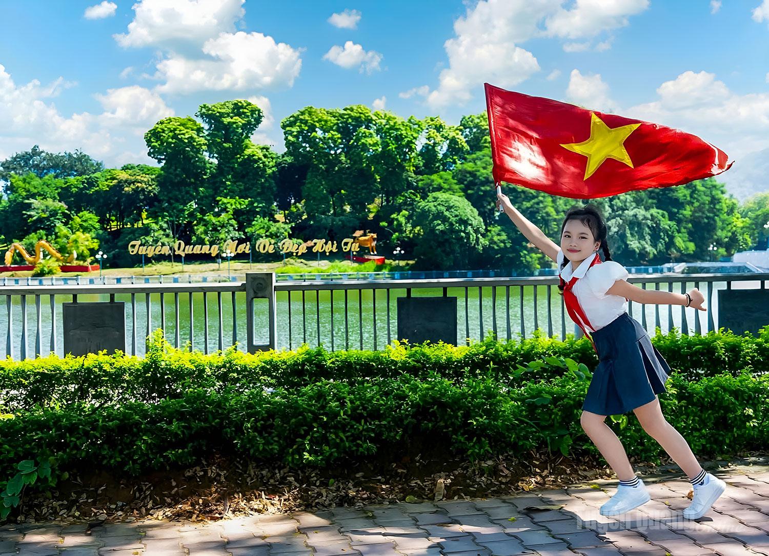 Được sống ở đất nước độc lập, tự do, hoà bình là hạnh phúc nhất của thế hệ trẻ.