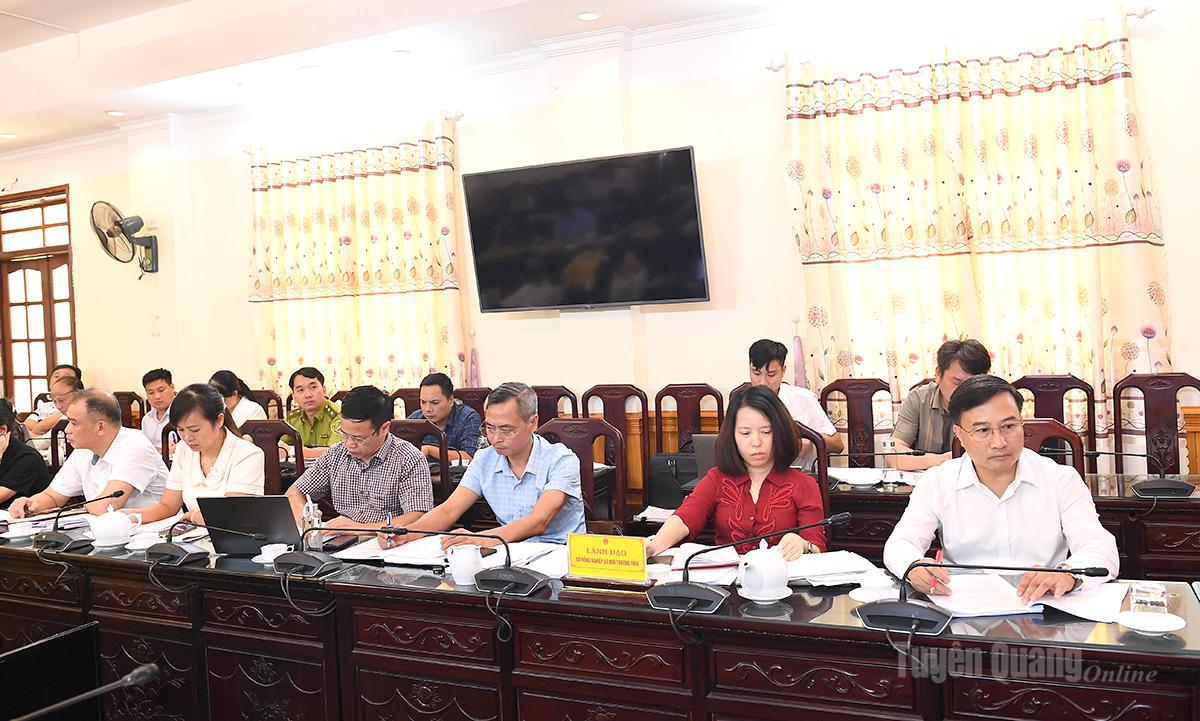 Lãnh đạo Sở Nông nghiệp và Môi trường tham tại buổi làm việc.