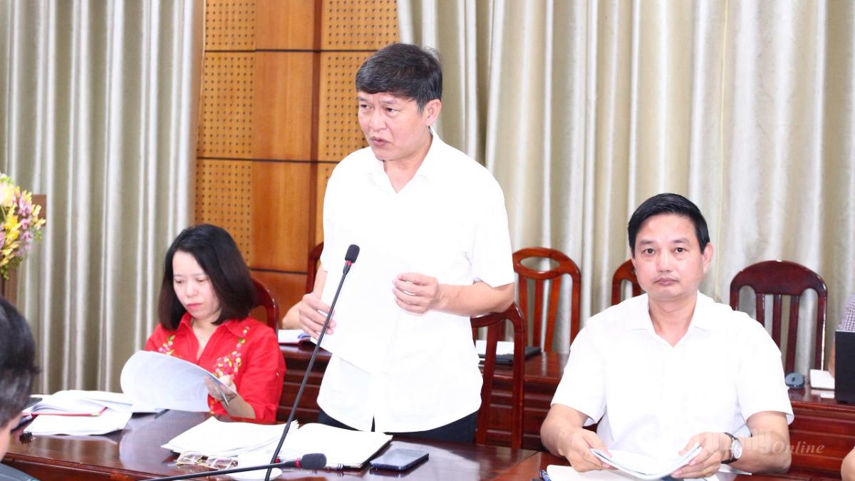 Lãnh đạo Sở Nông nghiệp và Môi trường báo cáo kết quả hoạt động của sở từ đầu năm và nhiệm vụ giải pháp những tháng cuối năm.