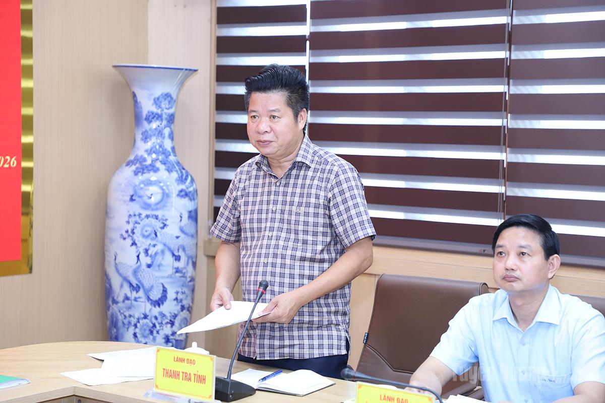Lãnh đạo Thanh tra tỉnh báo cáo kết quả tiếp nhận, giải quyết kiến nghị của công dân.