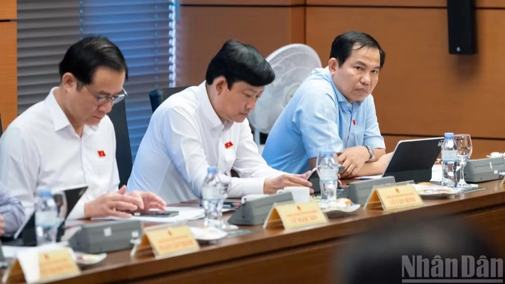 Sửa đổi Luật Xuất bản: Đề nghị tăng chế t&agrave;i xử l&yacute; vi phạm bản quyền bằng AI