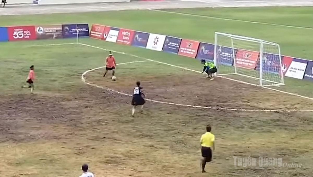 Cầu thủ Quan Thị Thủy Tiên lập hattrick ở trận đấu này.