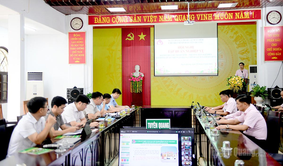 Đại biểu dự buổi tập huấn.