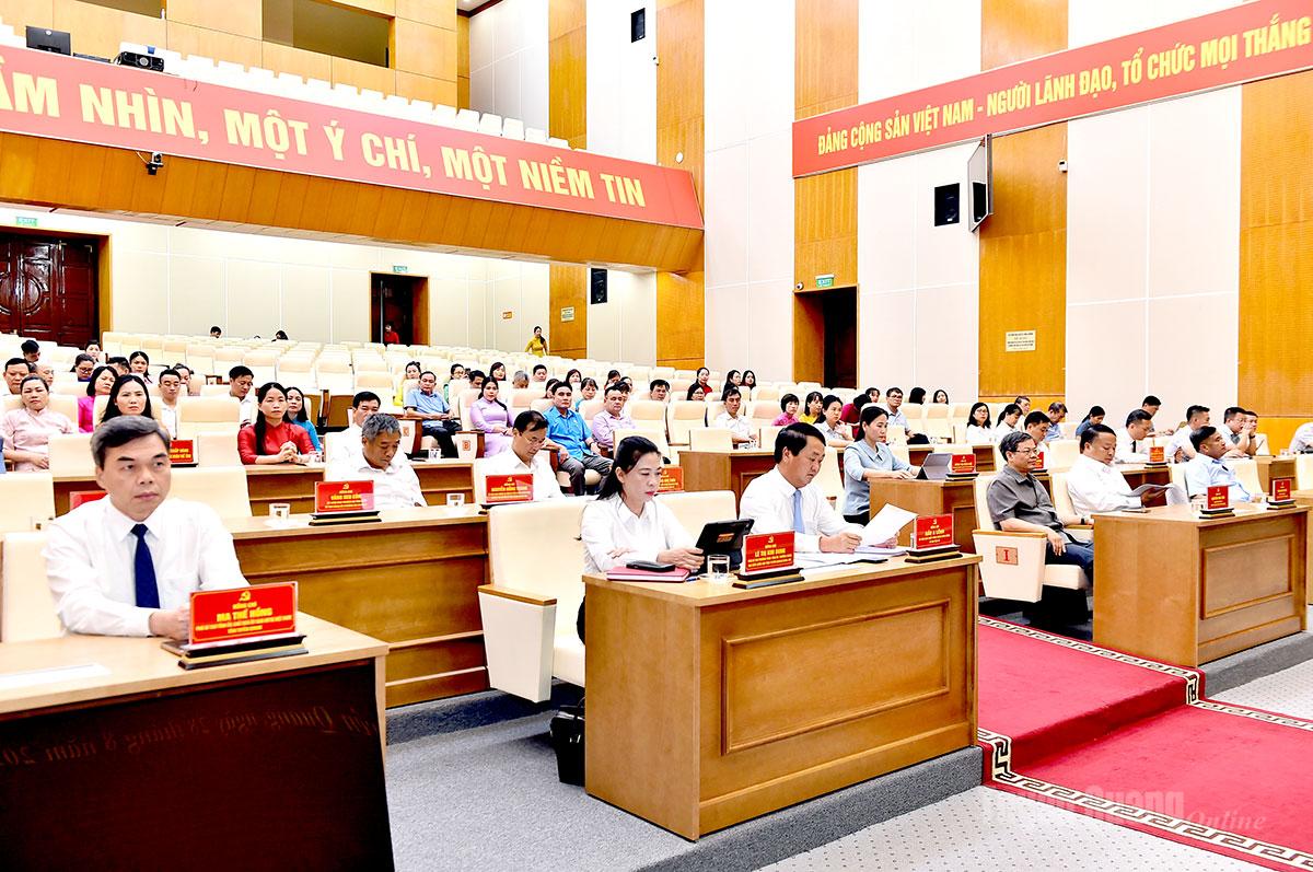 Các đại biểu dự hội nghị.