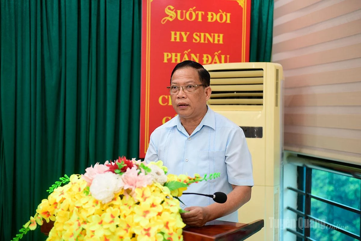 Lãnh đạo Sở Dân tộc và Tôn giáo phát biểu tại tọa đàm.