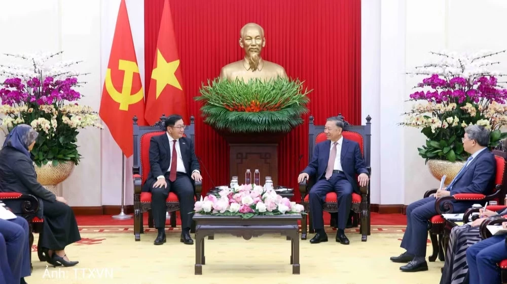 Tổng B&iacute; thư, Chủ tịch nước T&ocirc; L&acirc;m tiếp Đại sứ Malaysia tại Việt Nam Tan Yang Thai ch&agrave;o từ biệt