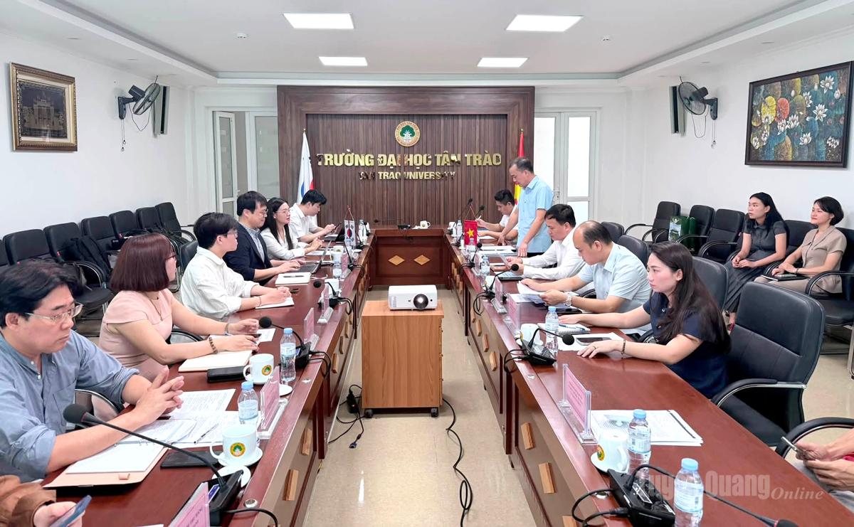 Trường Đại học Tân Trào hợp tác với Đại học Jeonju (Hàn Quốc) nhằm đẩy mạnh hợp tác quốc tế, nâng cao chất lượng đào tạo.