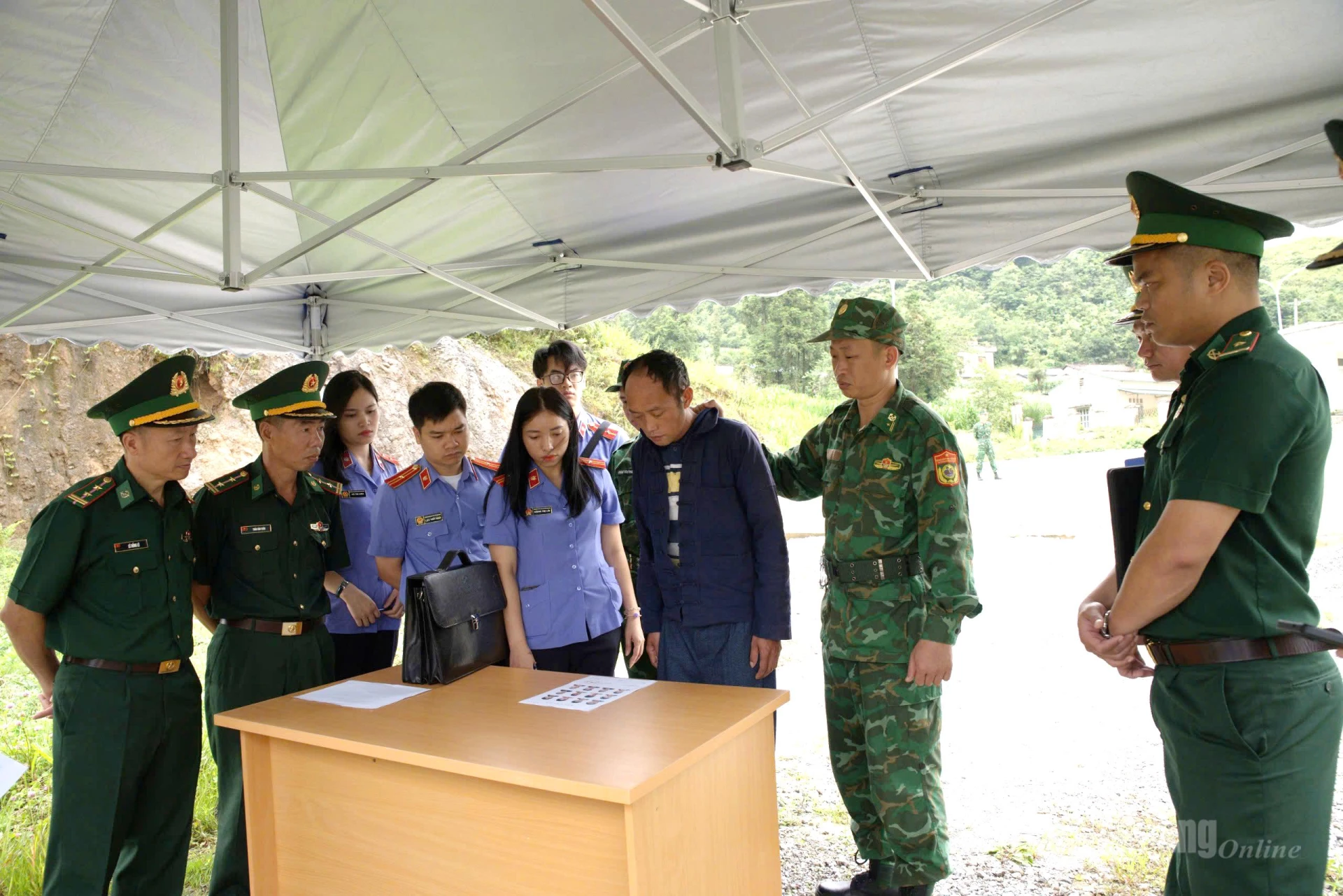 Lực lượng chức năng hai bên tổ chức nhận dạng người có liên quan trong Chuyên án TQ726.