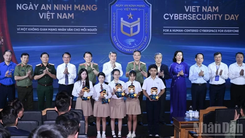 Vì một không gian mạng nhân văn cho mỗi người