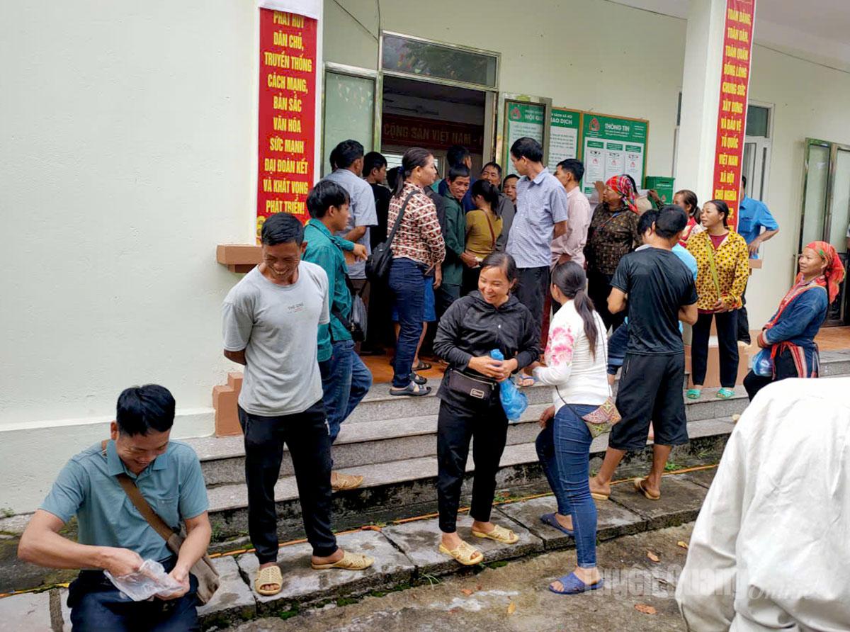 Đến 10h ngày 1-9, xã Thông Nguyên đã chi trả trực tiếp được 80% tiền quà 2.9 cho người dân
