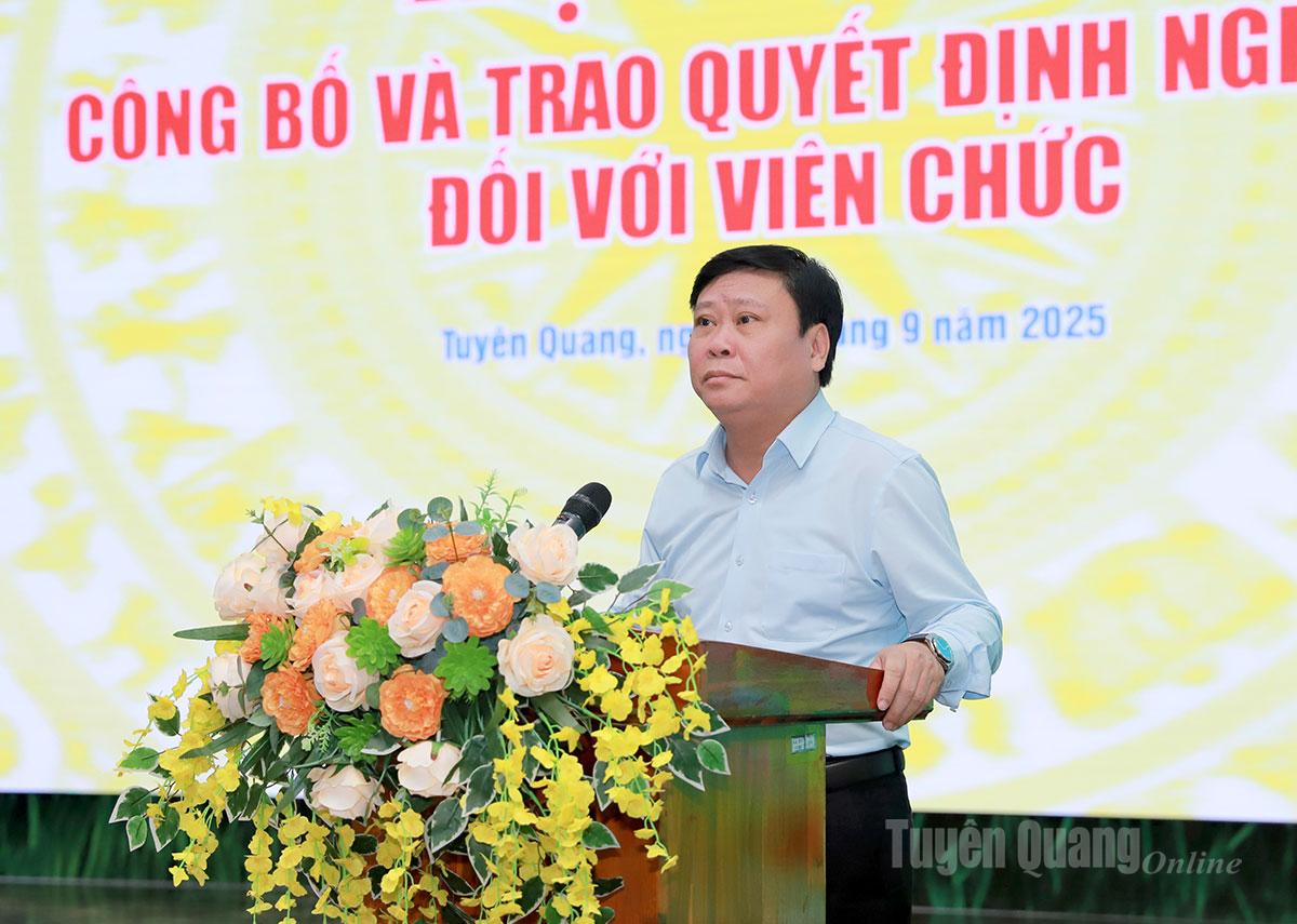 Tổng Biên tập Mai Đức Thông phát biểu tại buổi công bố