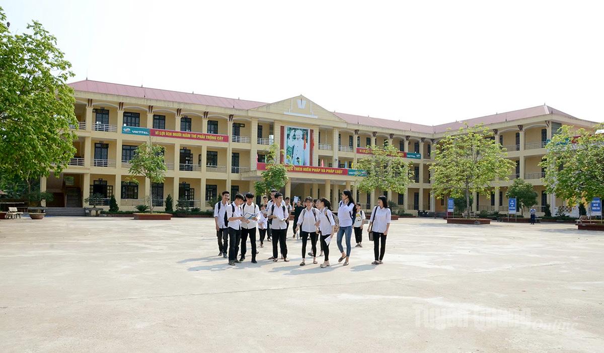 Trường THPT Ỷ La, phường Minh Xuân có cơ sở vật chất đáp ứng yêu cầu dạy và học trong năm học mới.   
