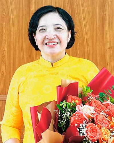cô Phạm Hoài Hương (trong ảnh), Hiệu trưởng Trường THCS Yên Biên, phường Hà Giang 2