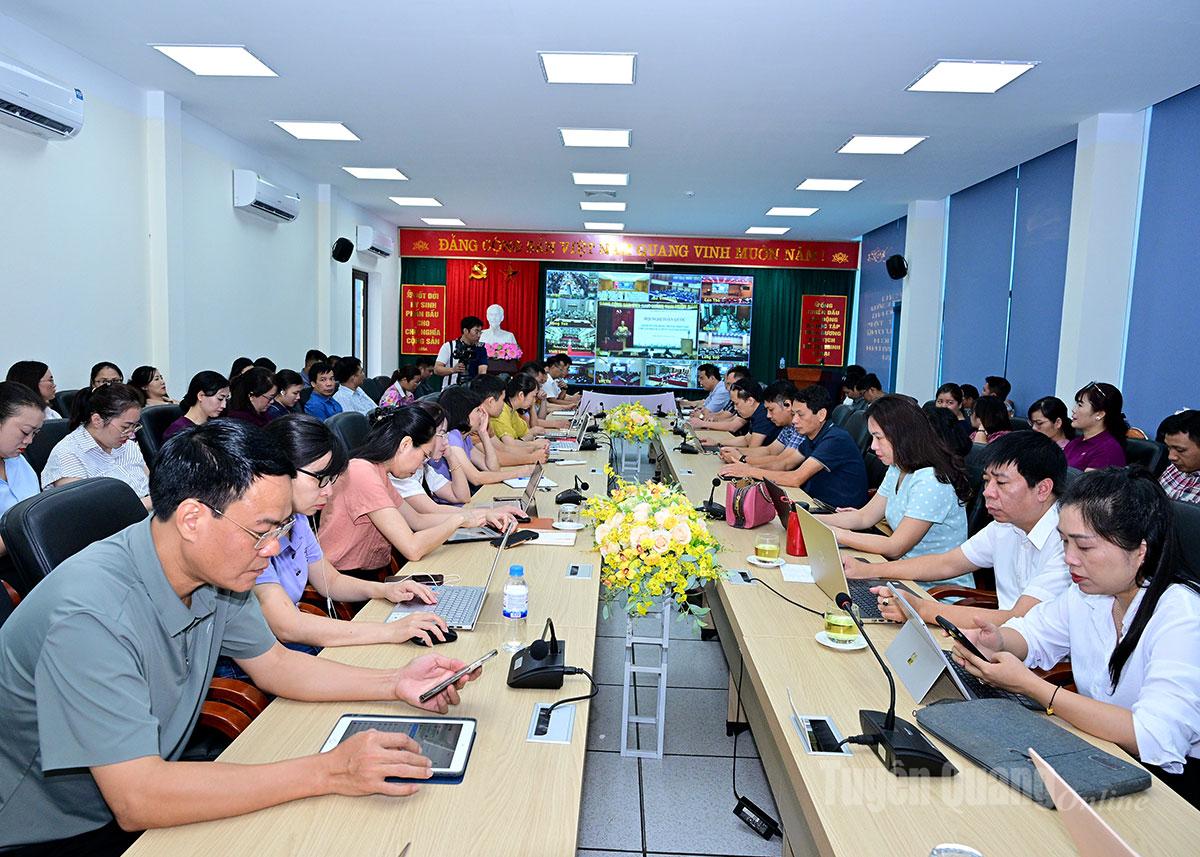 Báo và phát thanh và truyền hình Tuyên Quang tham gia tập huấn trực tuyến về AI do Văn phòng Trung ương Đảng tổ chức.