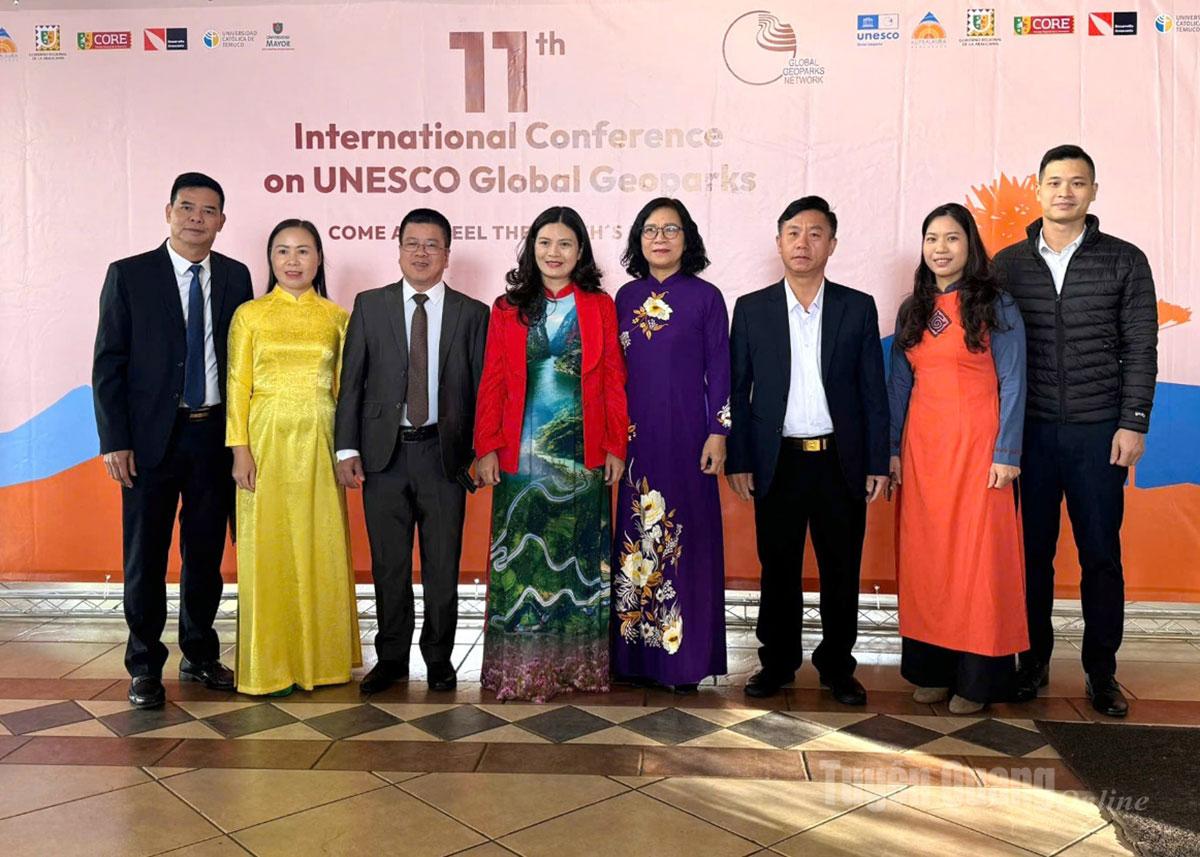 The delegation from Tuyen Quang province participates in the conference.