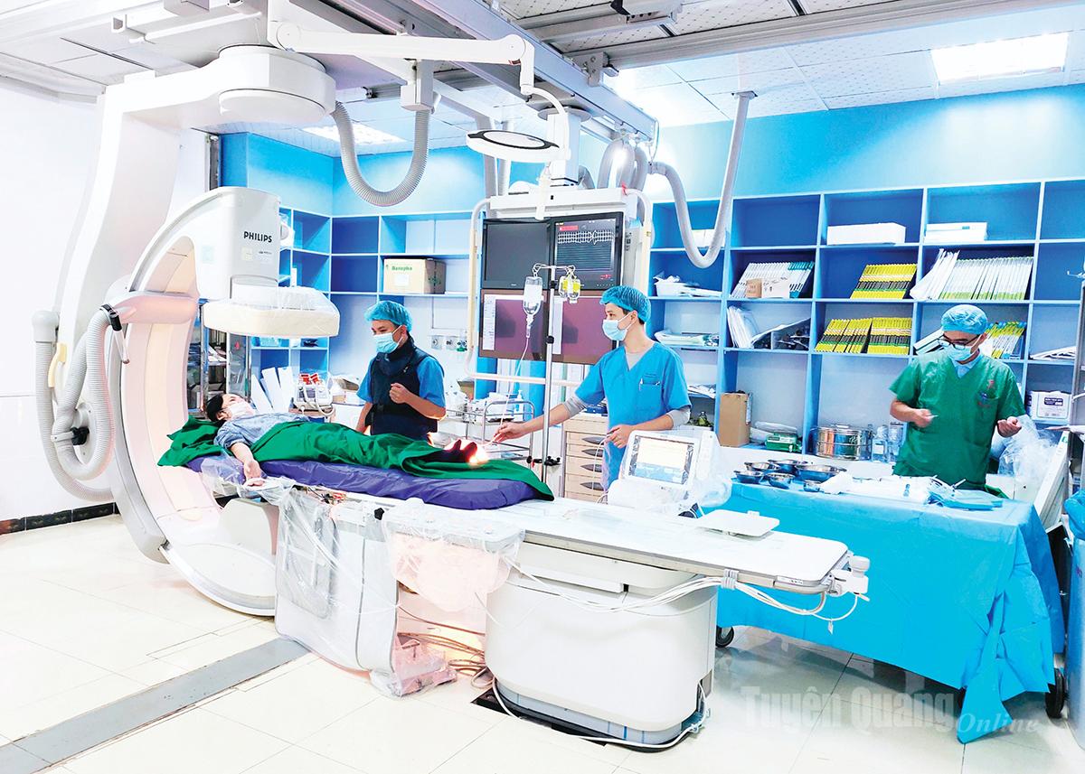 Hệ thống máy chụp mạch số hóa xóa nền (DSA) hiện đại được lắp đặt và đưa vào sử dụng phục vụ công tác điều trị bệnh tại Bệnh viện Đa khoa tỉnh.