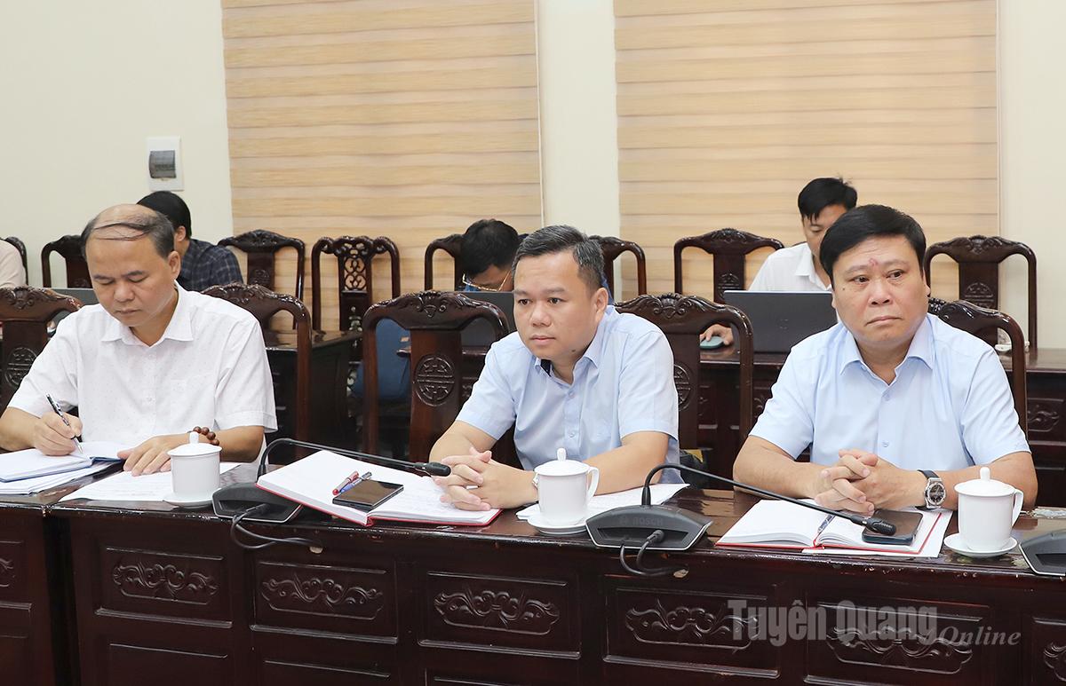 Các đại biểu dự họp.