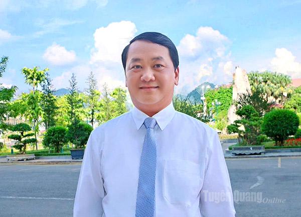 Đồng chí Bí thư Tỉnh ủy Hầu A Lềnh.