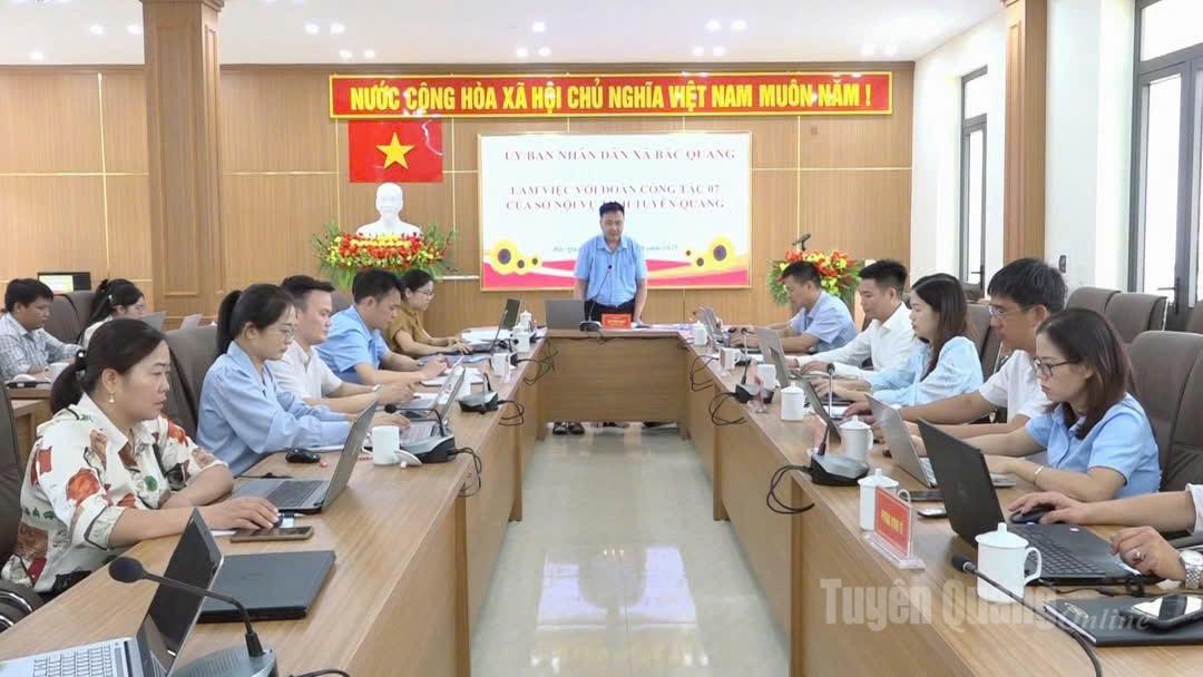 Tổ công tác làm việc và nắm tình hình tại xã Bắc Quang.