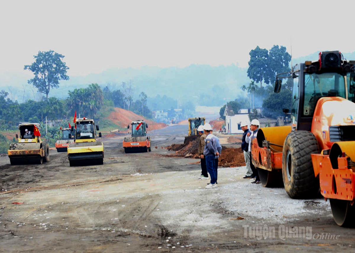 Dự án Cao tốc Tuyên Quang - Hà Giang đang được đẩy nhanh tiến độ.