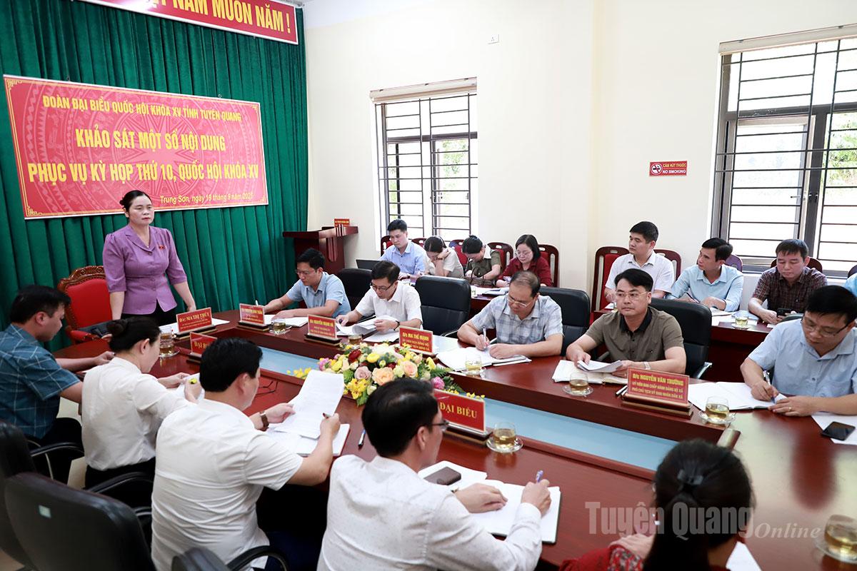 Toàn cảnh buổi làm việc của Đoàn ĐBQH khóa XV tỉnh khảo sát một số nội dung phục vụ Kỳ họp thứ 10, Quốc hội khóa XV tại xã Trung Sơn. Ảnh: Phi Anh