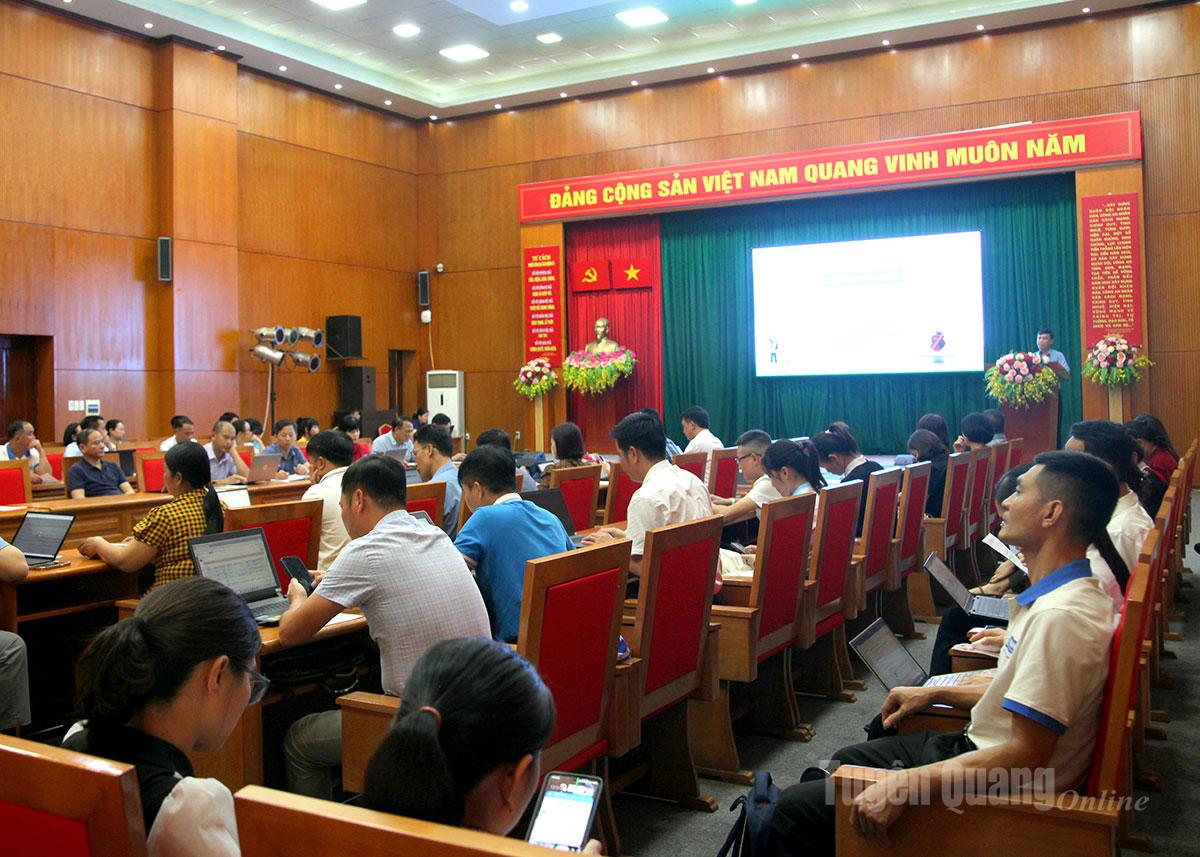 Toàn cảnh buổi tổng kết.