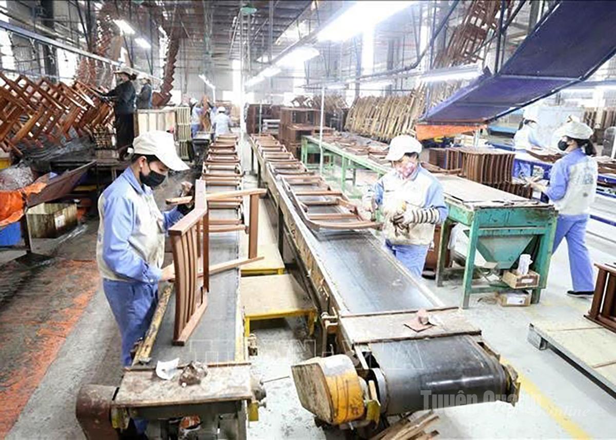 Sản xuất hàng xuất khẩu tại Công ty Cổ phần Woodsland Tuyên Quang.