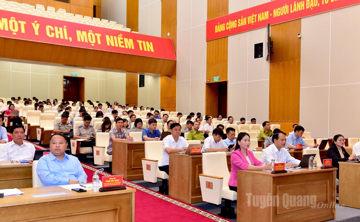 Các đại biểu dự hội nghị.