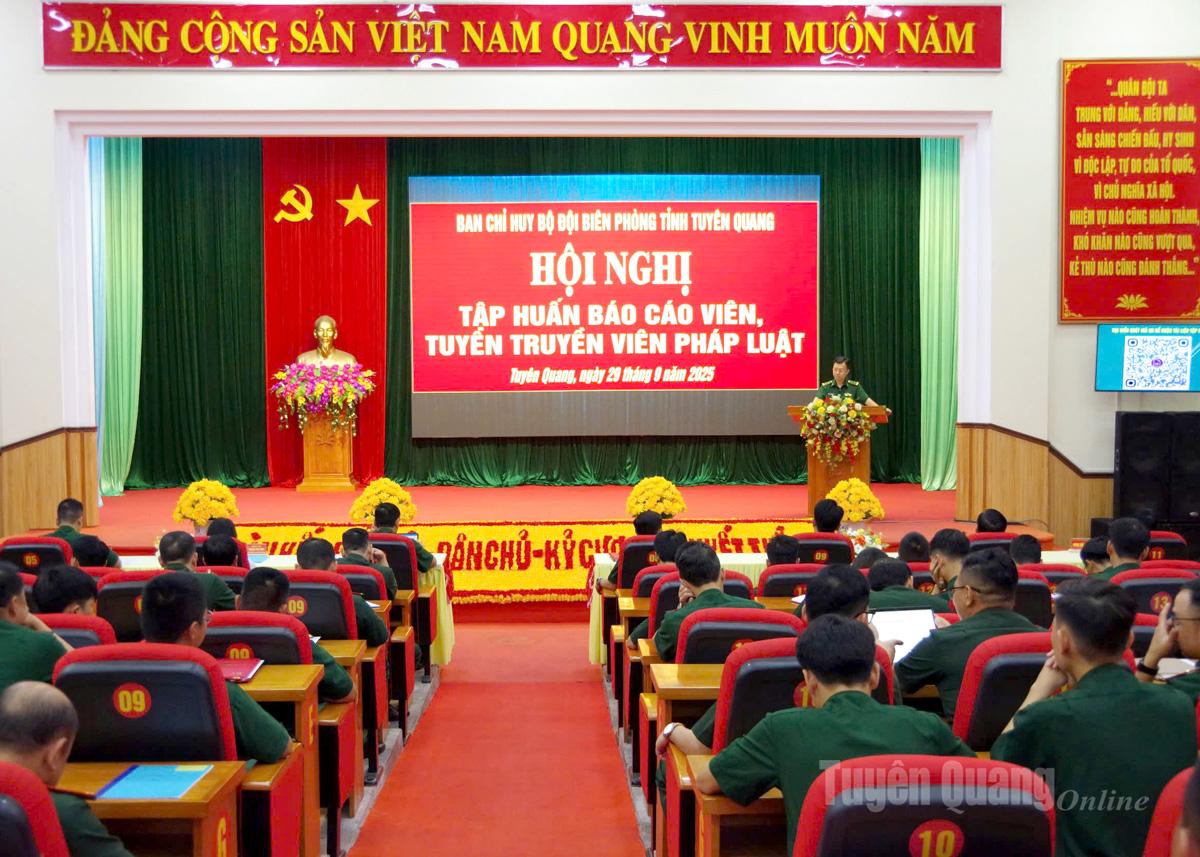 Toàn cảnh hội nghị tập huấn.