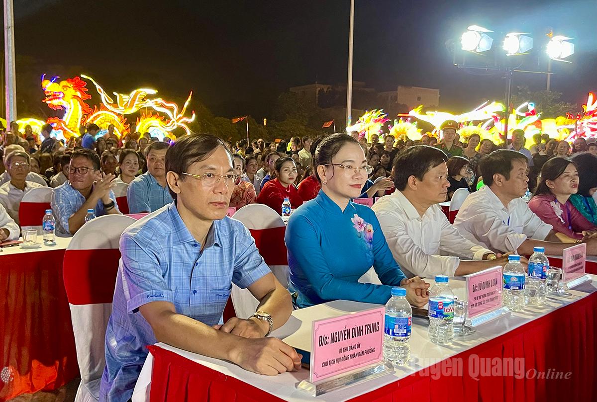 Các đại biểu dự Cuộc thi mô hình đèn Trung thu phường An Tường năm 2025.