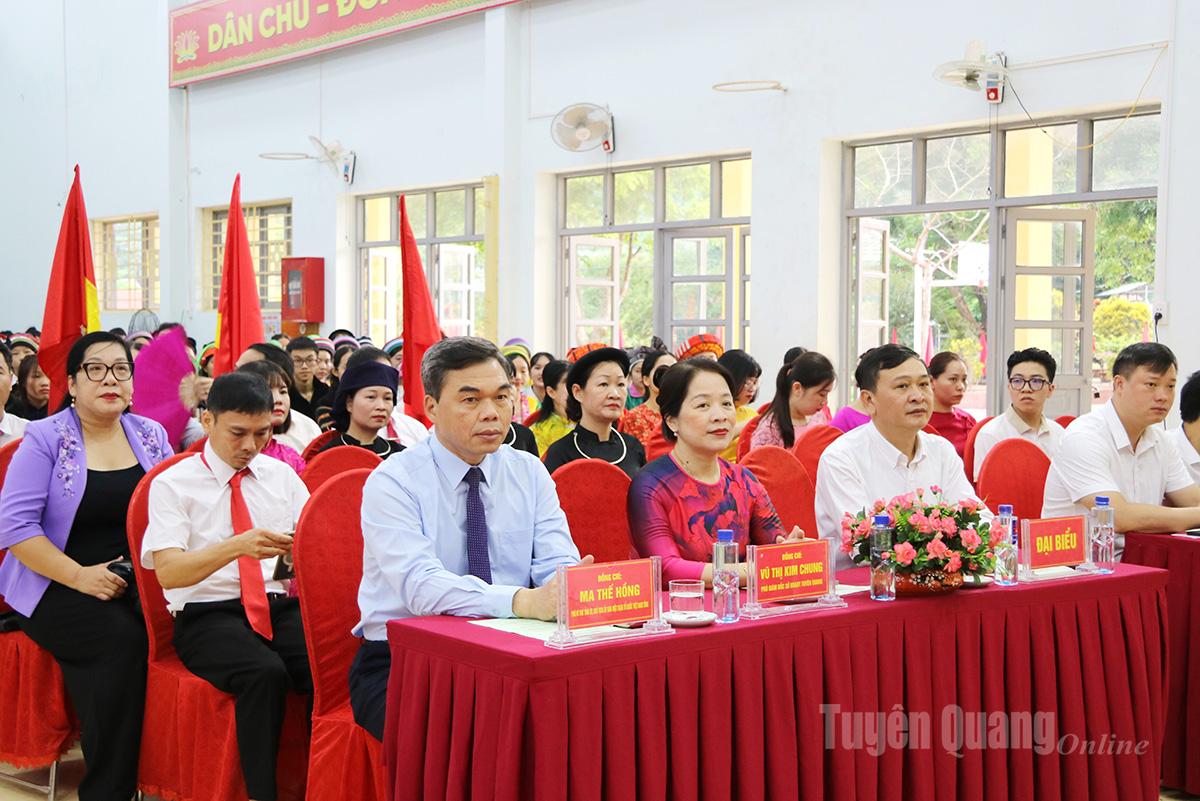 Đồng chí Phó Bí thư Tỉnh ủy, Chủ tịch Ủy ban MTTQ Việt Nam tỉnh Tuyên Quang Ma Thế Hồng dự Lễ khai giảng tại Trường PTDT Nội trú THPT Hà Giang.