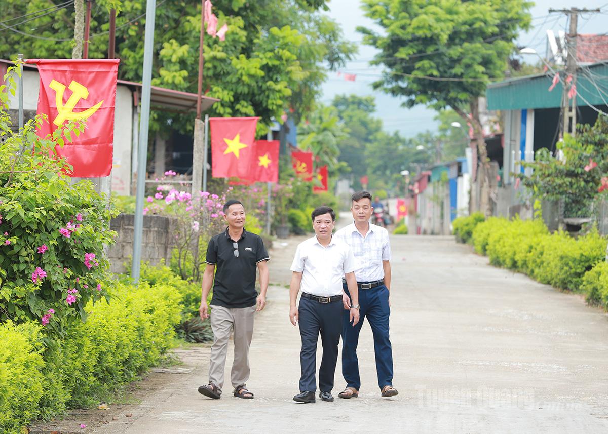 Thực hiện phong trào thi đua “Tuyên Quang chung sức xây dựng nông thôn mới”, thôn Hội Tân, xã Sơn Thủy đã được công nhận nông thôn mới kiểu mẫu.