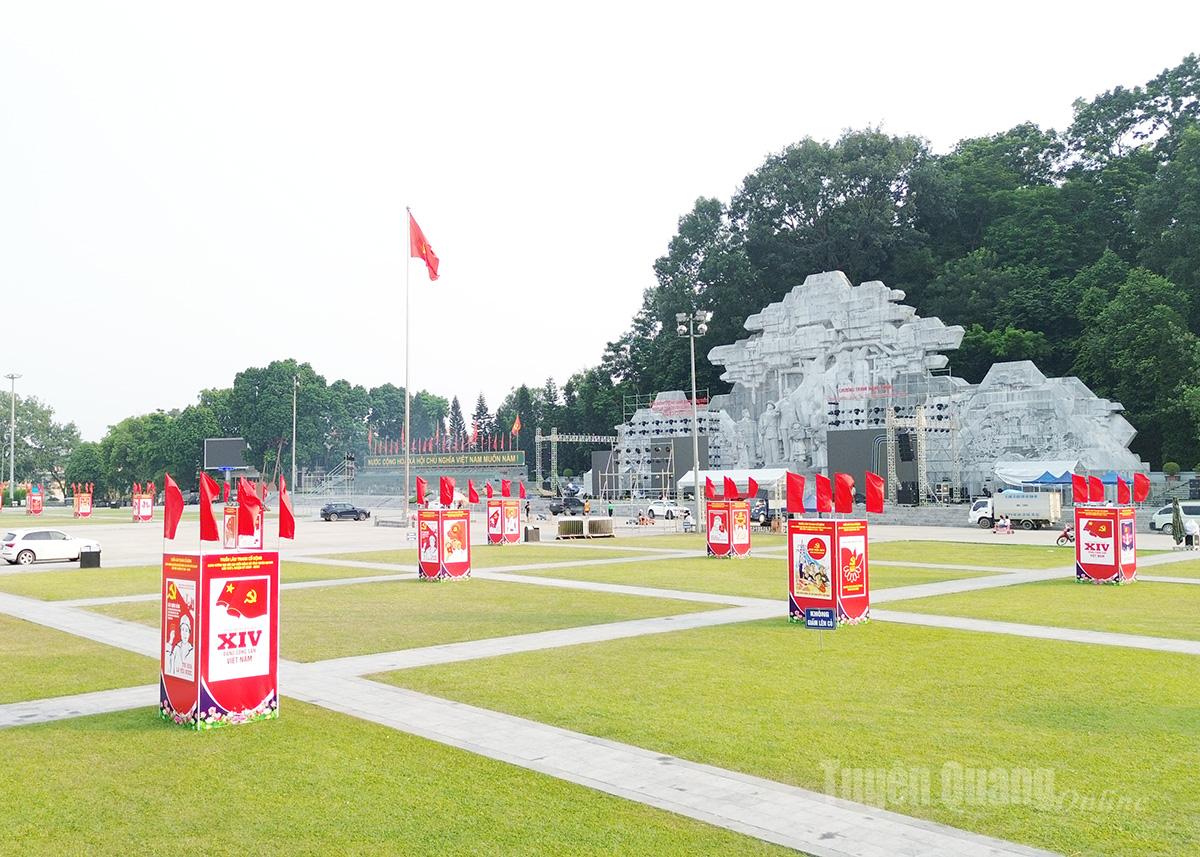 Quảng trường Nguyễn Tất Thành.
