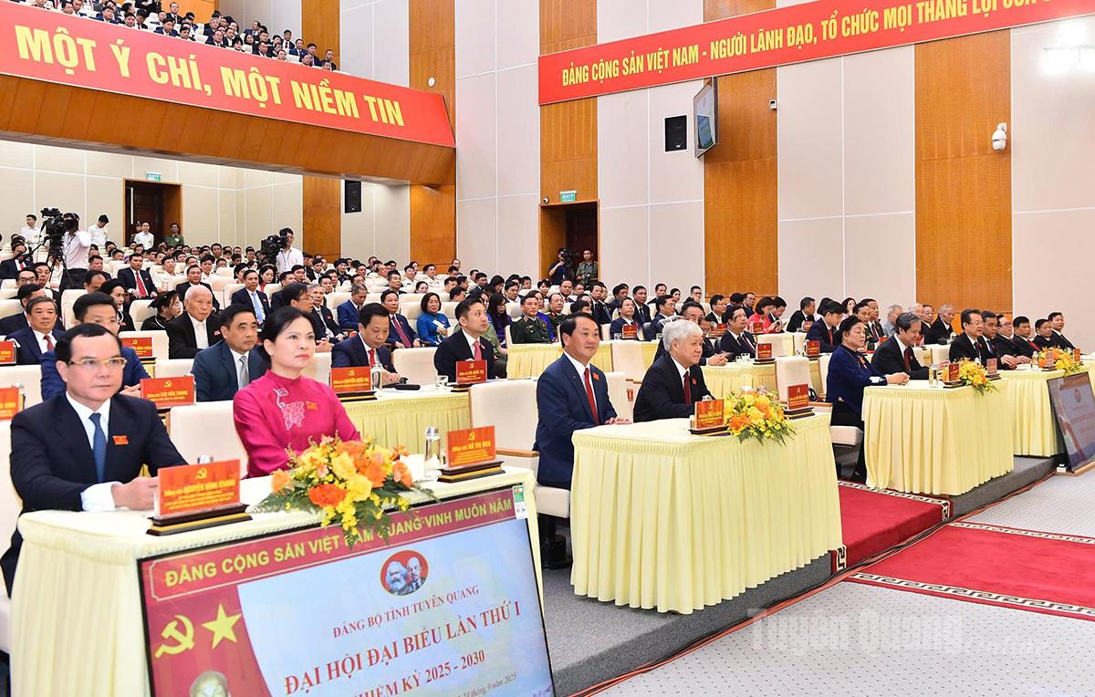 Delegates at the Congress.