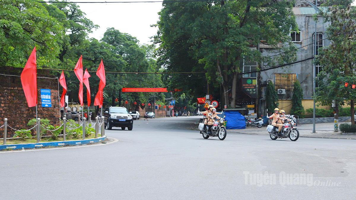 Các lực lượng Công an diễn tập triển khai phương án bảo đảm an ninh, an toàn phục vụ Đại hội.