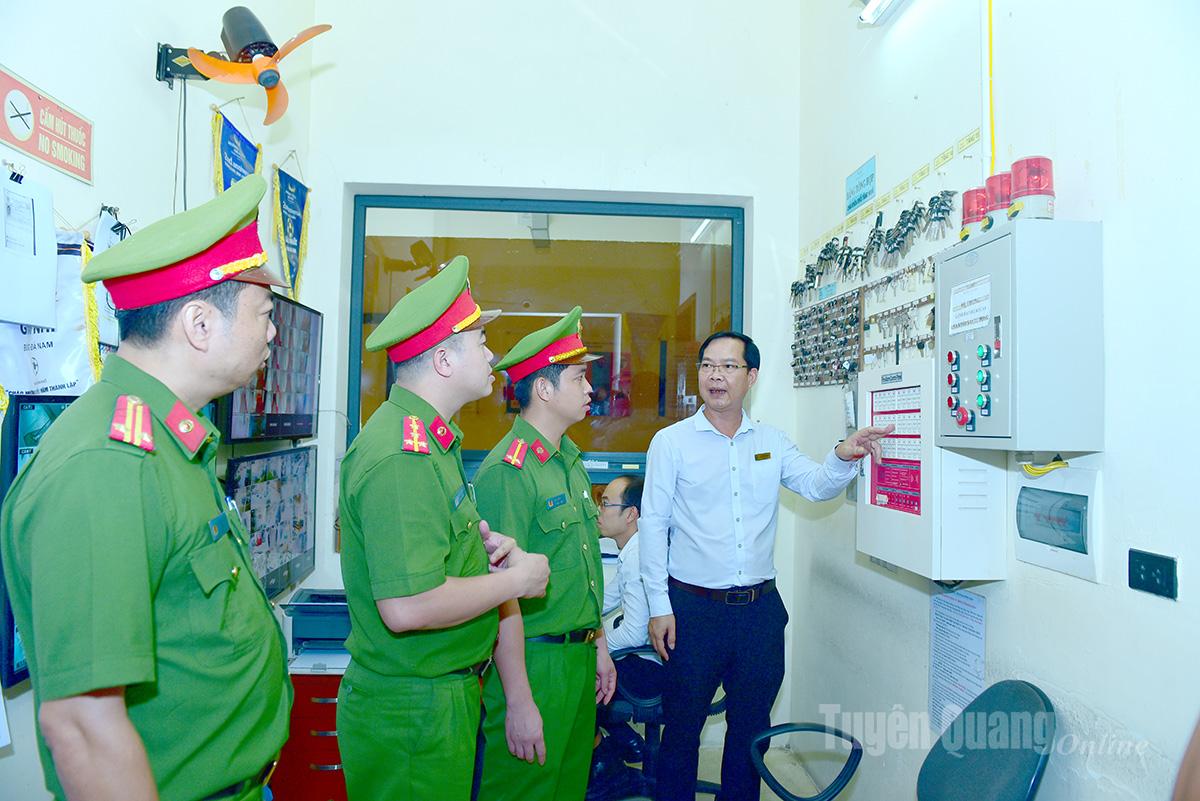 Lực lượng Cảnh sát Phòng cháy chữa cháy và cứu nạn, cứu hộ, Công an tỉnh kiểm tra công tác bảo đảm, đáp ứng yêu cầu về an toàn PCCC tại các khách sạn phục vụ đại biểu về dự Đại hội.