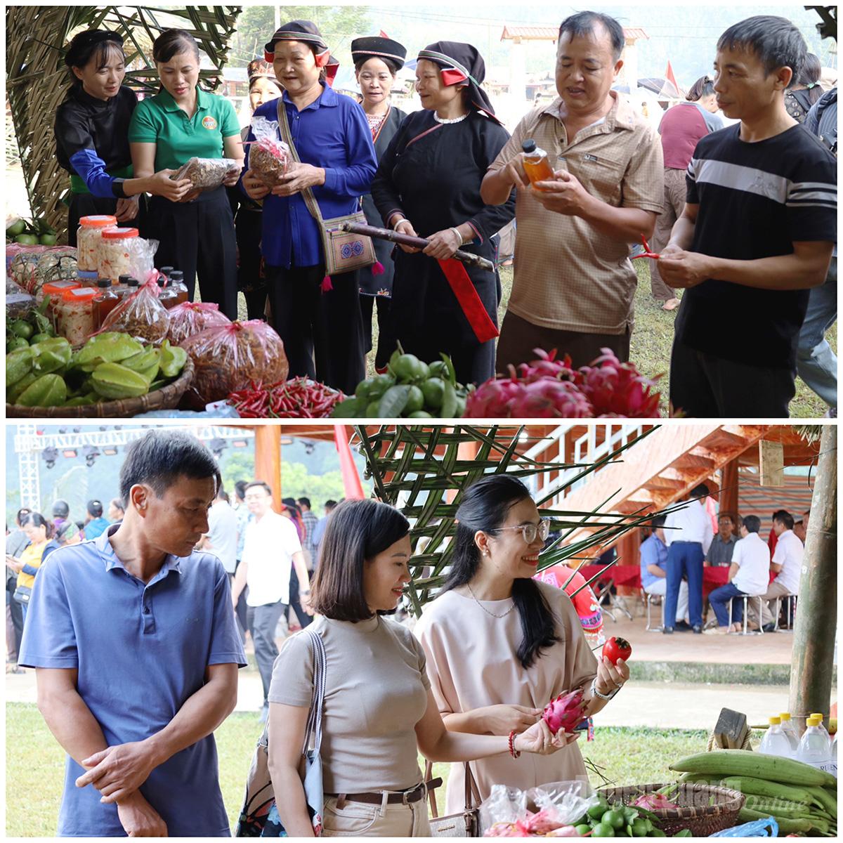 Du khách cùng bà con thích thú tham quan, trải nghiệm và mua sắm sản vật địa phương.
