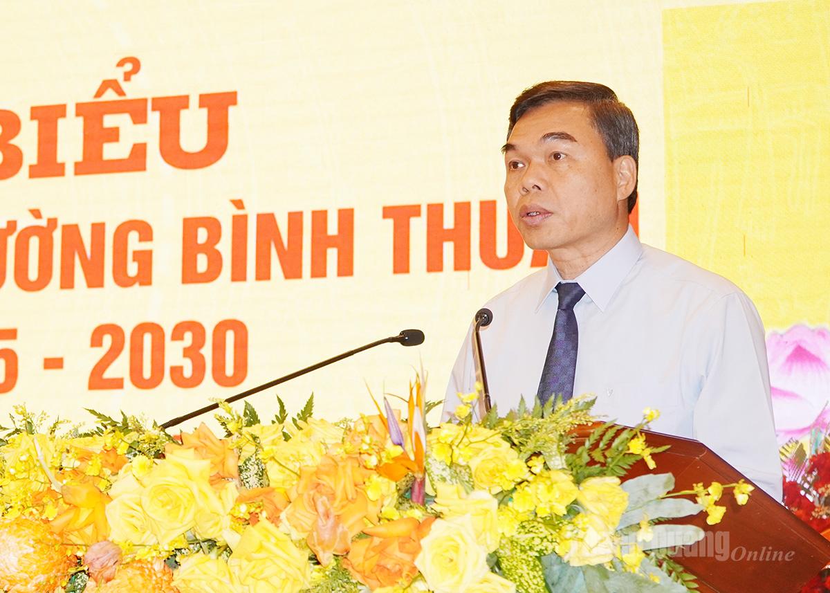 Đồng chí Ma Thế Hồng, Phó Bí thư Tỉnh ủy, Chủ tịch Ủy ban MTTQ Việt Nam tỉnh phát biểu chỉ đạo Đại hội.