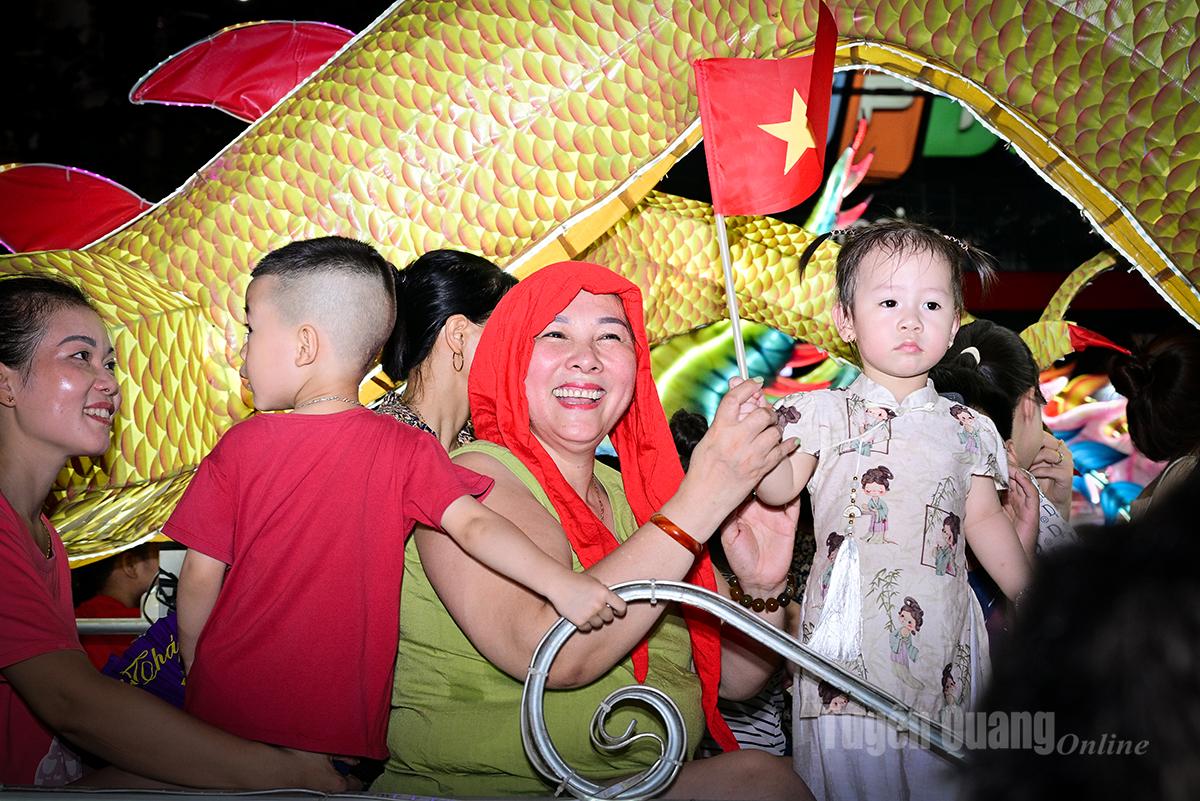 The joy of people and visitors when taking part in the experience.