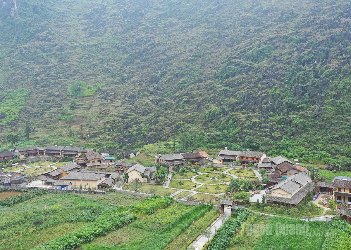 Làng Văn hóa du lịch cộng đồng dân tộc Mông, thôn Pả Vi Hạ.
