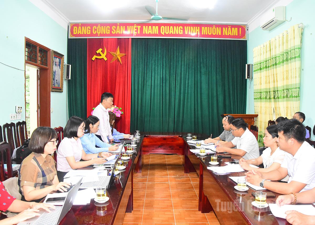  Đoàn kiểm tra, giám sát của Ban đại diện Hội đồng quản trị NHCSXH tỉnh làm việc phường Mỹ Lâm.
