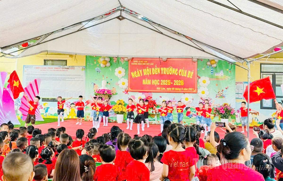 Lễ khai giảng tại trường Mầm non Việt Lâm, xã Việt Lâm. Ảnh: Khánh Huyền