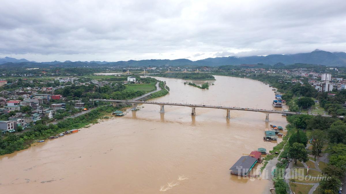 Sông Lô đoạn qua phường Minh Xuân. Ảnh: Lưu Khiêm